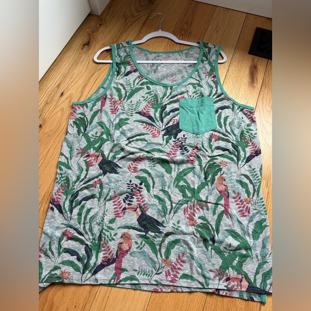 Men’s Tropical Summer Tank Top. Size XL. Excellent condition 🌴🦜🌺